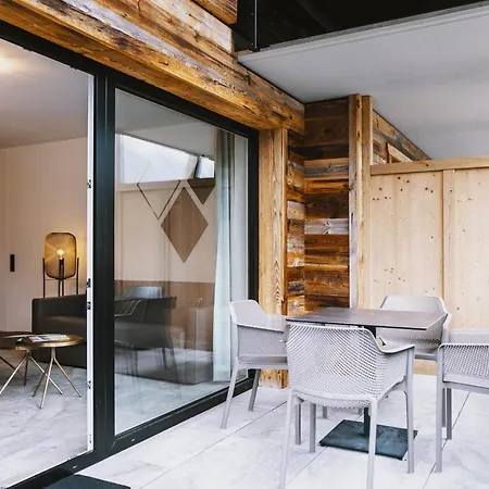 Glemm By Avenida Superior & Residences Otel 4*